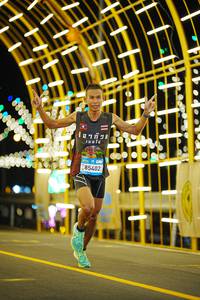 BIB: 0686, 85402
                            <button type="button" onclick="openModal(22807674)" class="btn btn-primary btn-sm float-right btn-popup" data-toggle="modal" data-target=".modal-high-quality">
                        <i class="fas fa-shopping-cart"></i> Add to Cart
                    </button>
                                            <button type="button" onclick="isThisMe(22807674, true)" class="btn btn-success btn-sm float-right btn-popup btn-isme hidden" data-toggle="tooltip" data-placement="bottom" title="นี่คือรูปของคุณใช่ไหม คลิกที่นี่เพื่อเอาเข้าอัลบั้ม">
                        <i class="fas fa-plus"></i> Add to album
                    </button>
                    <button type="button" onclick="isThisMe(22807674, false)" class="btn btn-warning btn-sm float-right btn-popup btn-isnotme hidden">
                        <i class="fas fa-ban"></i> Remove from album
                    </button>